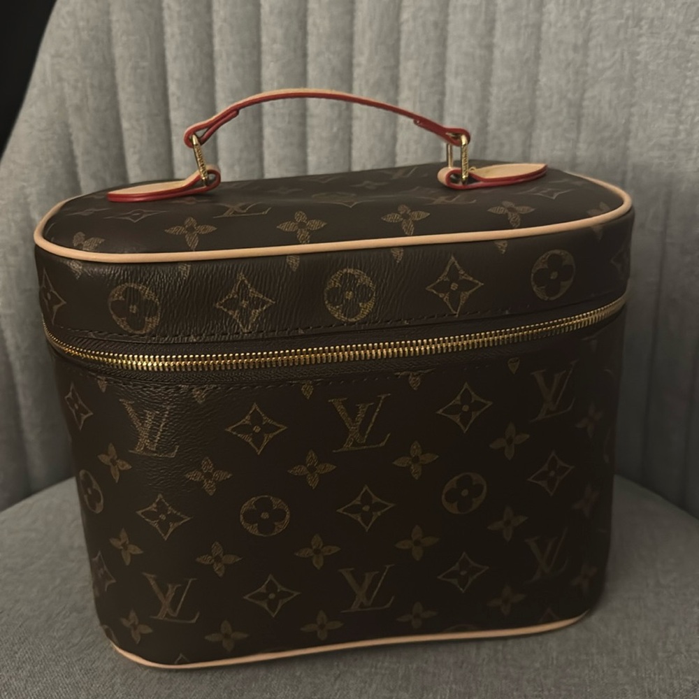 Makeup bag